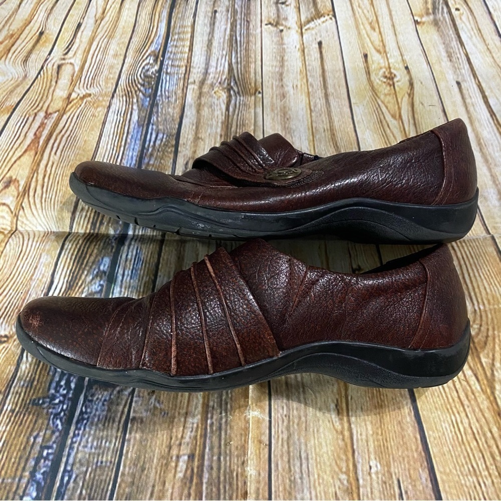 Clarks Artisan Brown Leather Slip On Loafers Size 9 - Picture 4 of 5